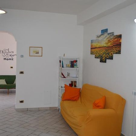 La Casa Dei Fiori - Ospitalita Diffusa 阿杰罗拉 外观 照片