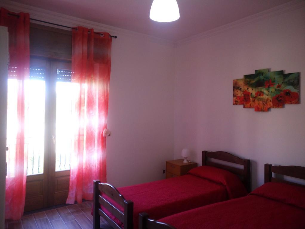 La Casa Dei Fiori - Ospitalita Diffusa 阿杰罗拉 外观 照片