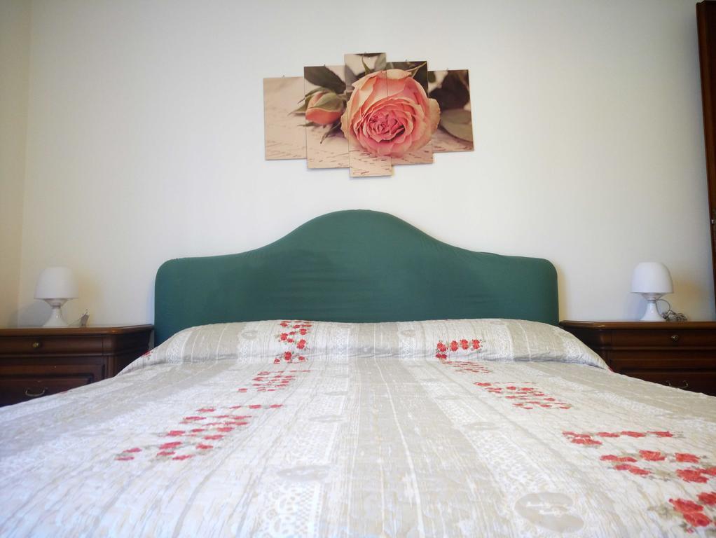La Casa Dei Fiori - Ospitalita Diffusa 阿杰罗拉 外观 照片