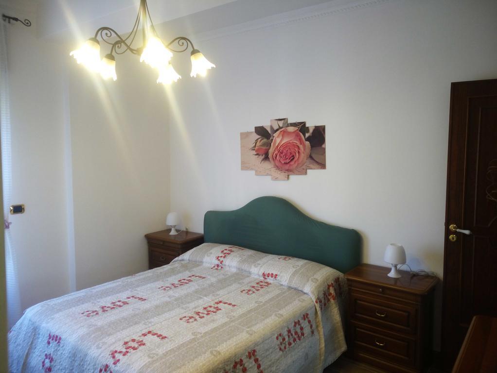 La Casa Dei Fiori - Ospitalita Diffusa 阿杰罗拉 外观 照片