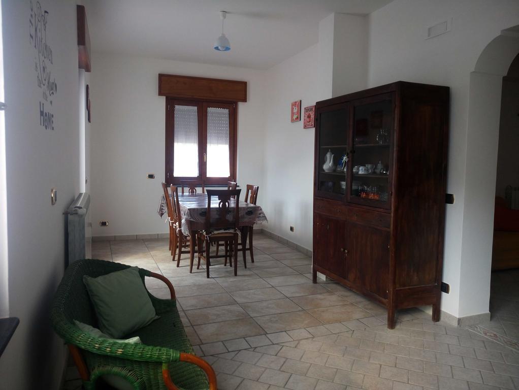La Casa Dei Fiori - Ospitalita Diffusa 阿杰罗拉 外观 照片